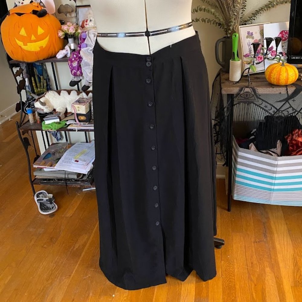 Black button Maxi